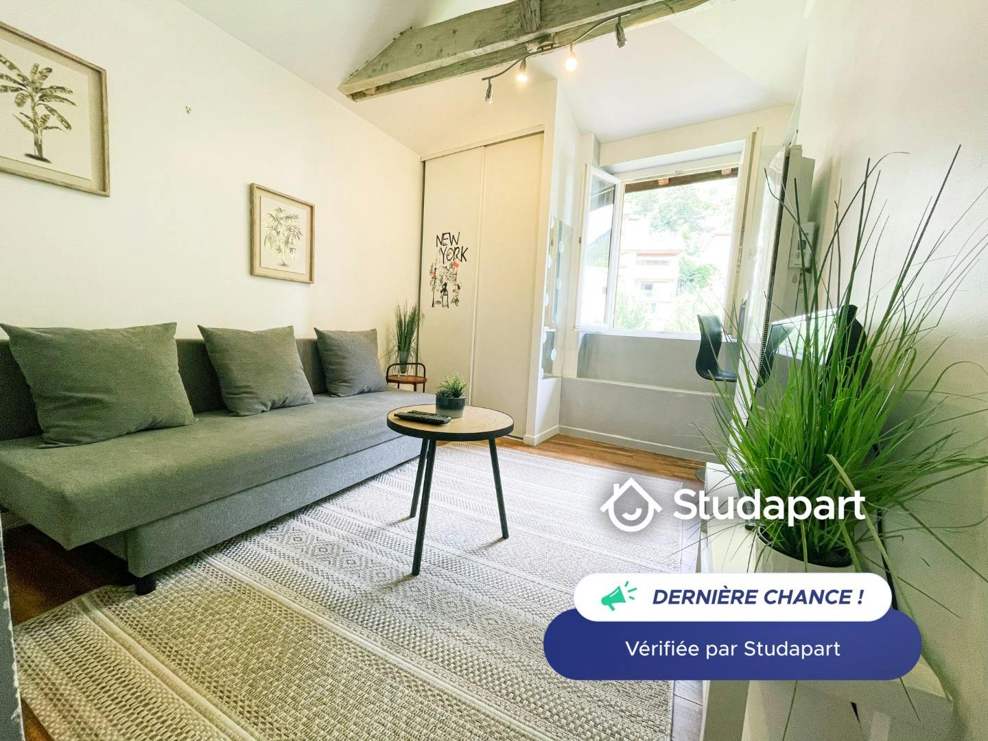 Appartement te huur voor € 720 per maand in La Tronche, Grand'Rue