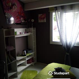 Private room for rent for €500 per month in Gradignan, Allée des Milandes