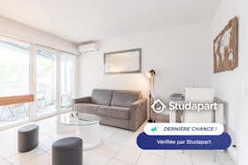 Lägenhet att hyra för 690 € i månaden i Villeneuve-Loubet, Boulevard des Italiens