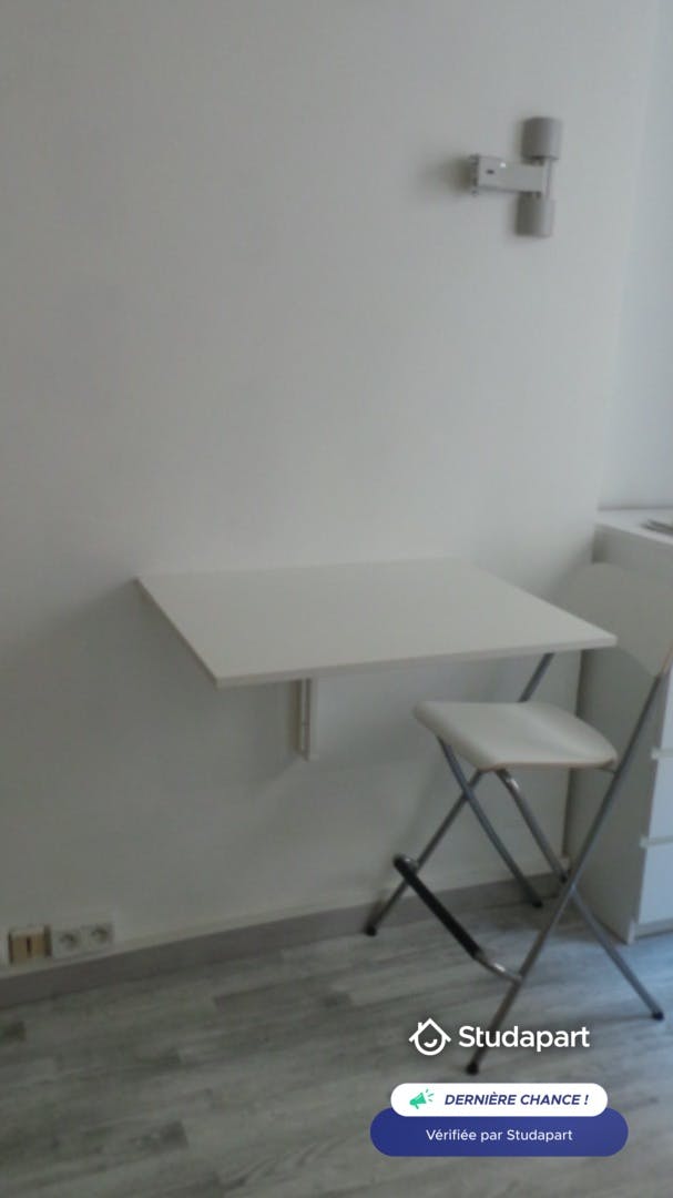 Appartement te huur voor € 510 per maand in Marseille, Rue Saint-Suffren