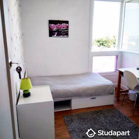 Отдельная комната сдается в аренду за 350 € в месяц в Hérouville-Saint-Clair, Boulevard de la Grande Delle
