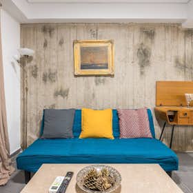 单间公寓 正在以 €660 的月租出租，其位于 Athens, Arrianou