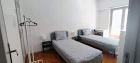 Mehrbettzimmer zu mieten für 650 € pro Monat in Sintra, Rua Marechal Gomes da Costa