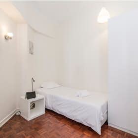 Private room for rent for €677 per month in Lisbon, Rua do Pau de Bandeira