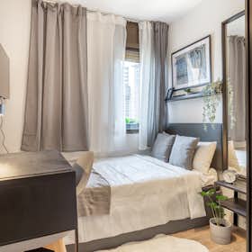Приватна кімната за оренду для 500 EUR на місяць у Barcelona, Carrer d'Alfons el Magnànim