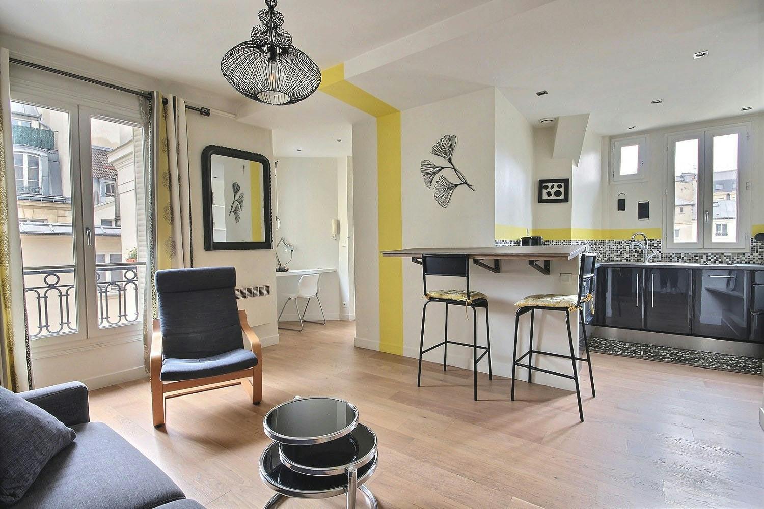 Apartment for rent for €2,129 per month in Paris, Rue Dussoubs