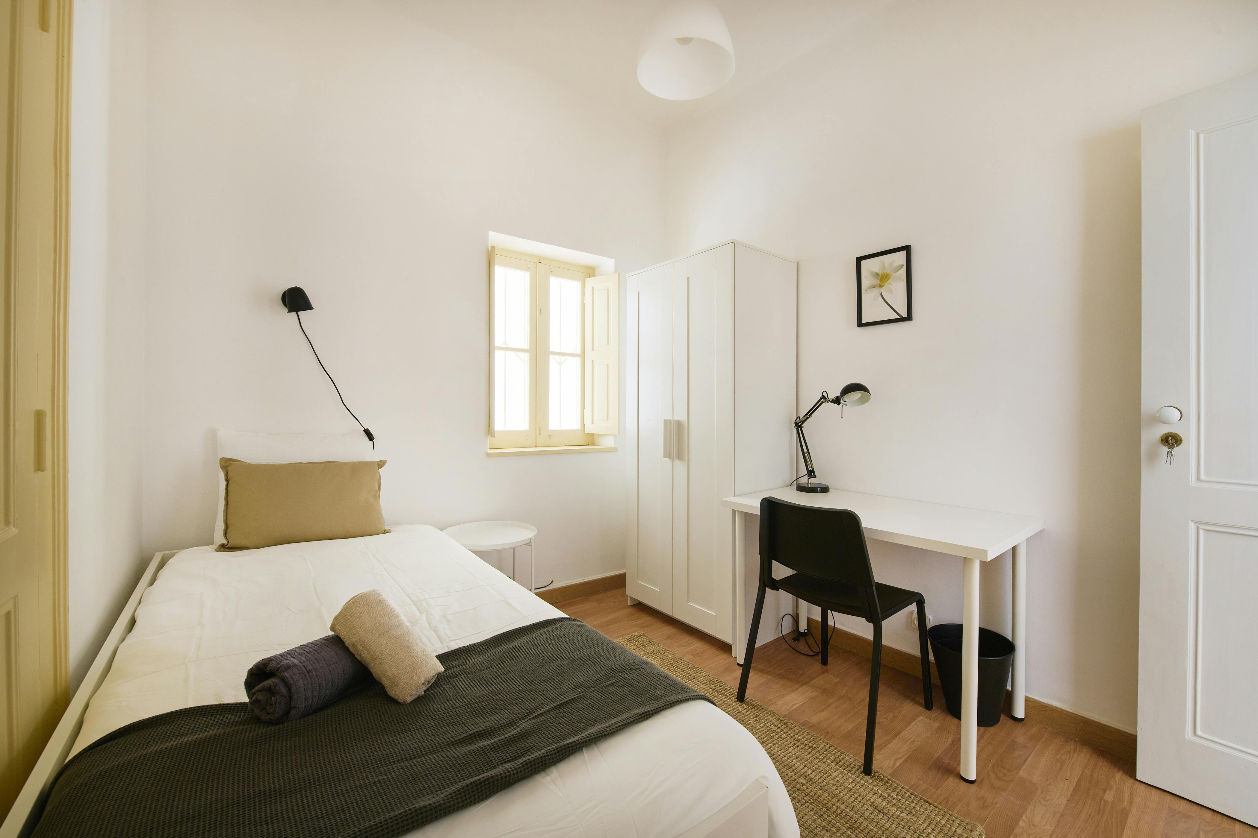 Rua de Ponta Delgada, Lisbon preview