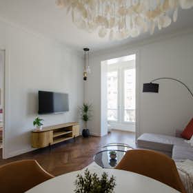 Apartment for rent for €2,400 per month in Barcelona, Avinguda Diagonal