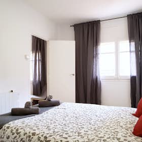Private room for rent for €629 per month in L'Hospitalet de Llobregat, Carrer de Pareto