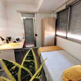 Private room for rent for €380 per month in Burjassot, Carrer Mendizábal