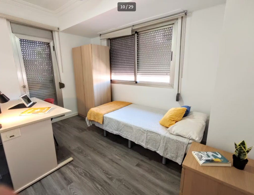 Habitación privada en alquiler por 440 € al mes en Burjassot, Carrer Mendizábal