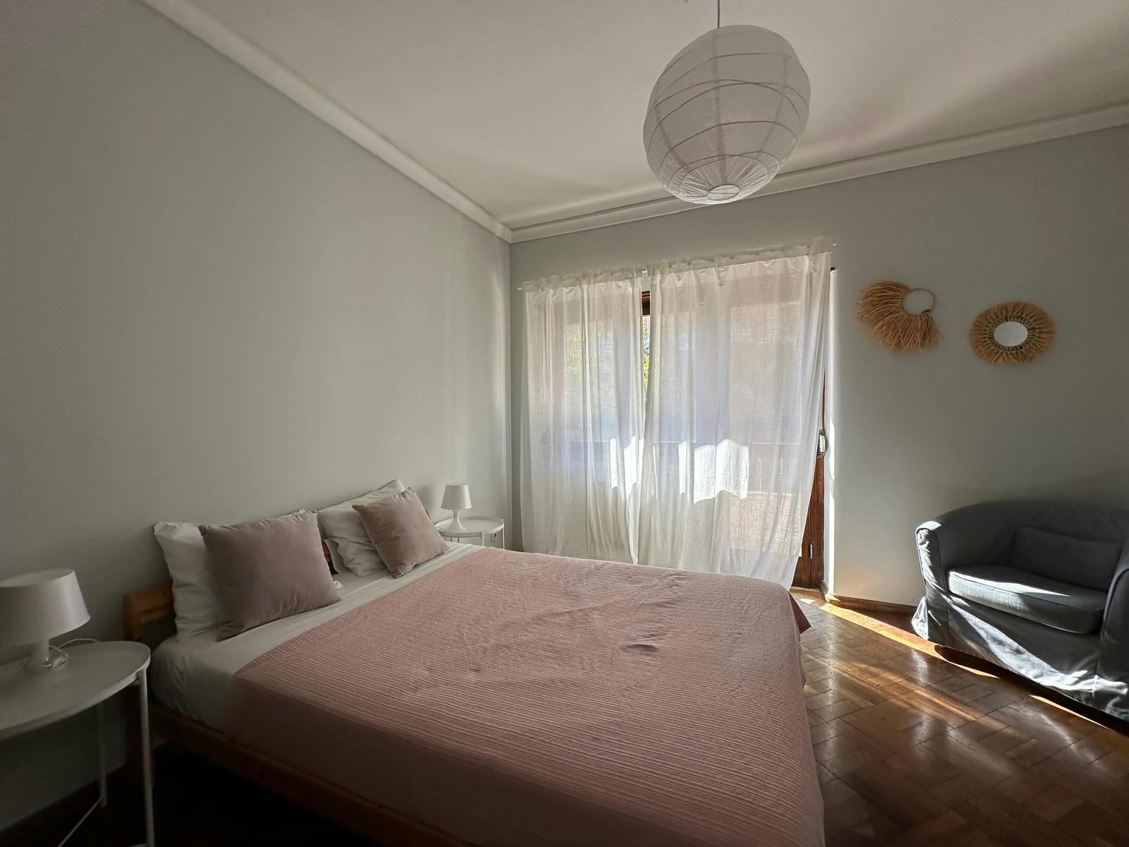 Avenida Defensores de Chaves, Lisbon preview