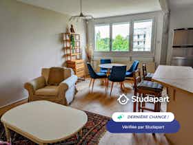 公寓 正在以 €1,450 的月租出租，其位于 Talence, Avenue de Thouars