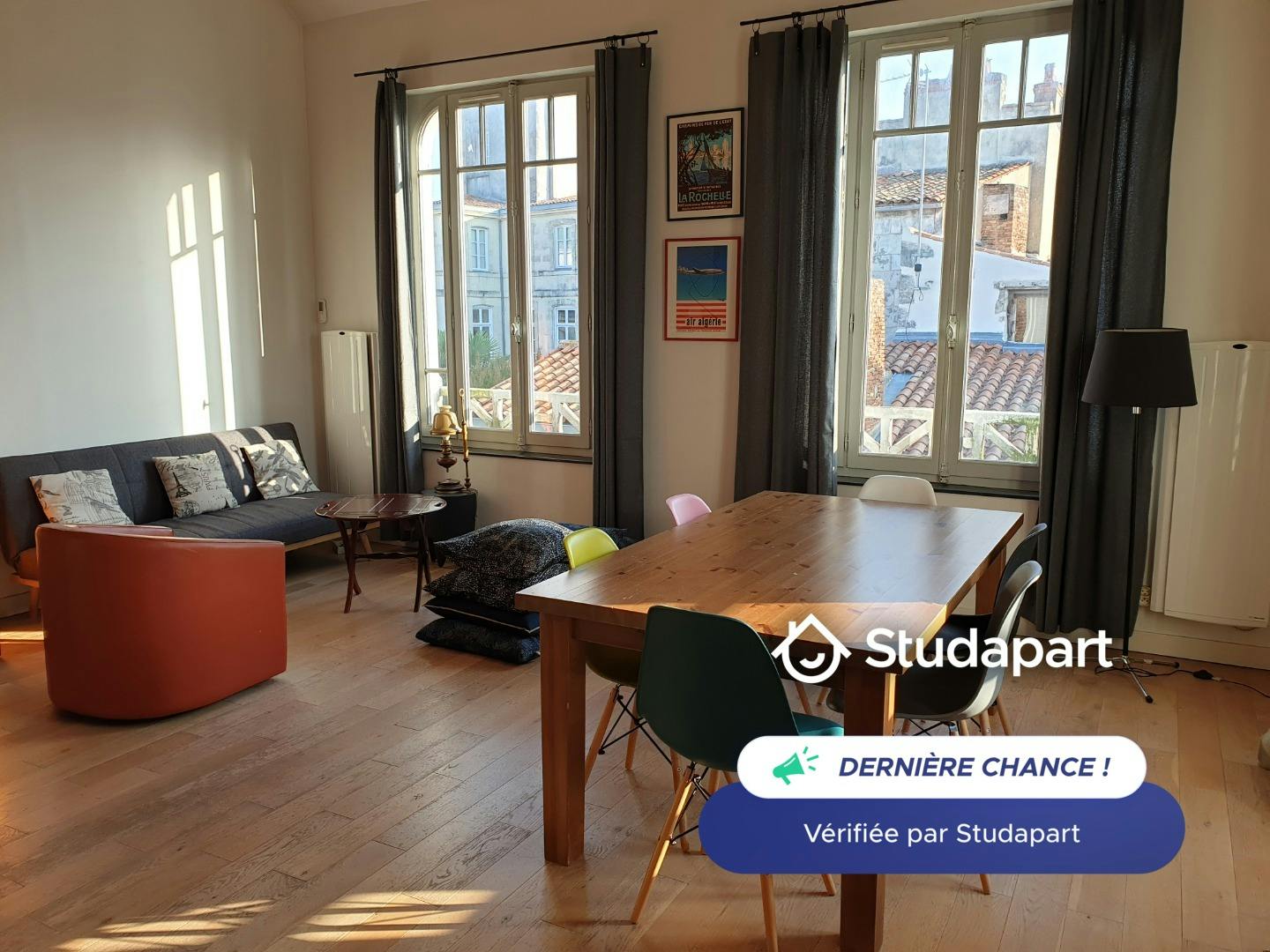 Apartment for rent for €950 per month in La Rochelle, Rue des Saints-Pères