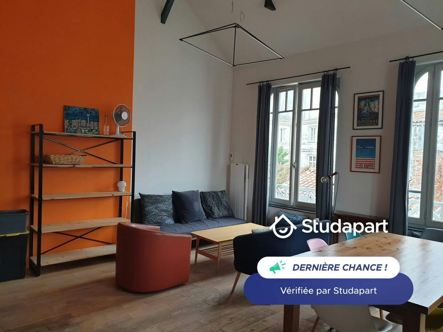 Wohnung zu mieten für 950 € pro Monat in La Rochelle, Rue des Saints-Pères