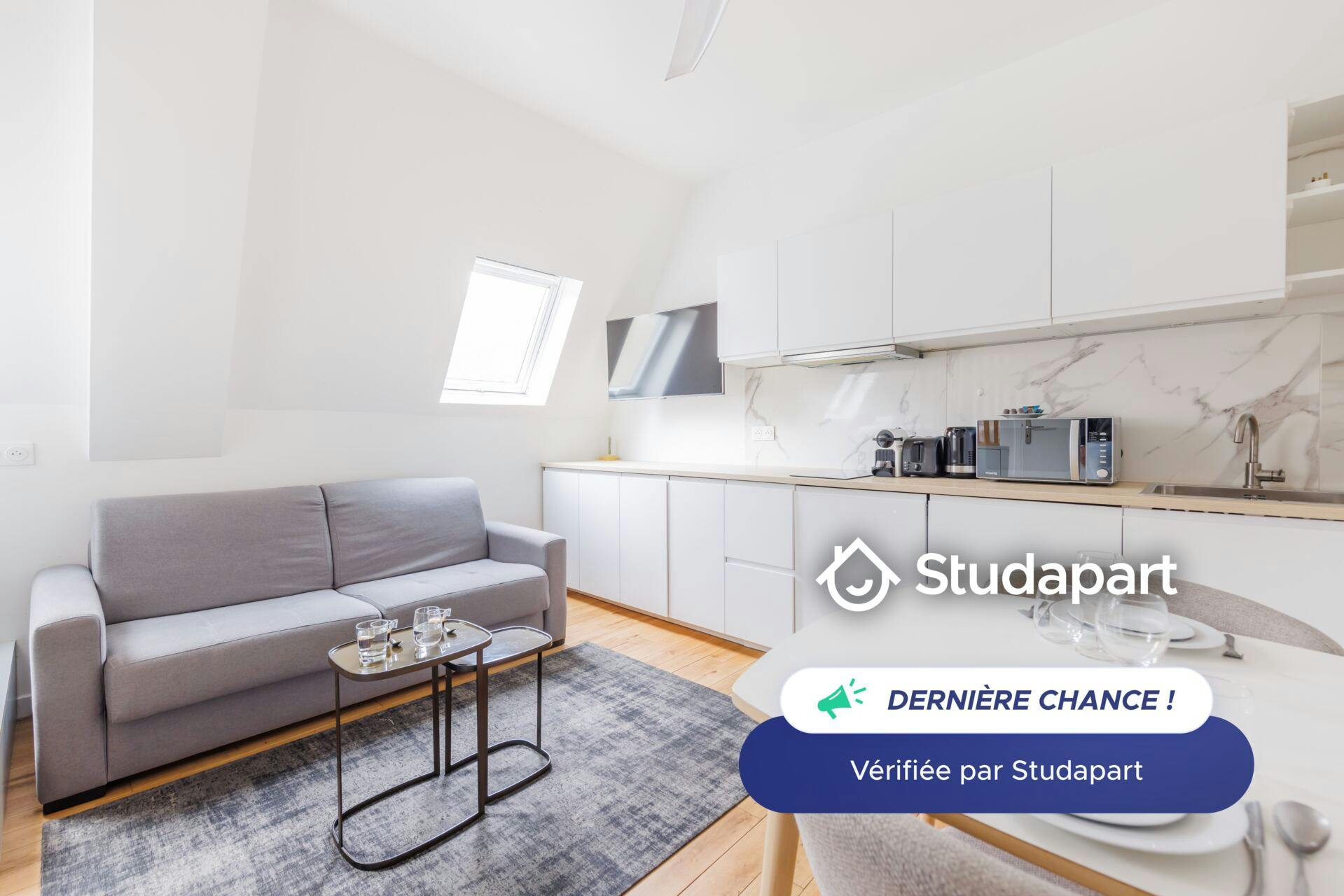 Apartment for rent for €1,790 per month in Paris, Rue Arsène Houssaye