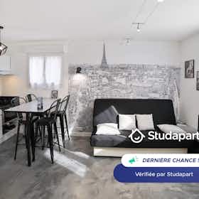 Apartment for rent for €810 per month in Alfortville, Rue Émile Goeury