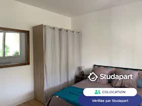 Отдельная комната сдается в аренду за 560 € в месяц в Saint-Nazaire, Rue Jean Jaurès