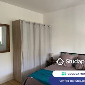 Privé kamer te huur voor € 560 per maand in Saint-Nazaire, Rue Jean Jaurès