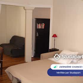 Apartment for rent for €1,250 per month in Paris, Rue Olier
