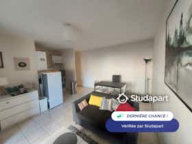 公寓 正在以 €725 的月租出租，其位于 Rennes, Avenue André Mussat