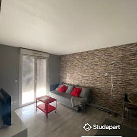 Apartment for rent for €850 per month in Bordeaux, Cours Édouard Vaillant