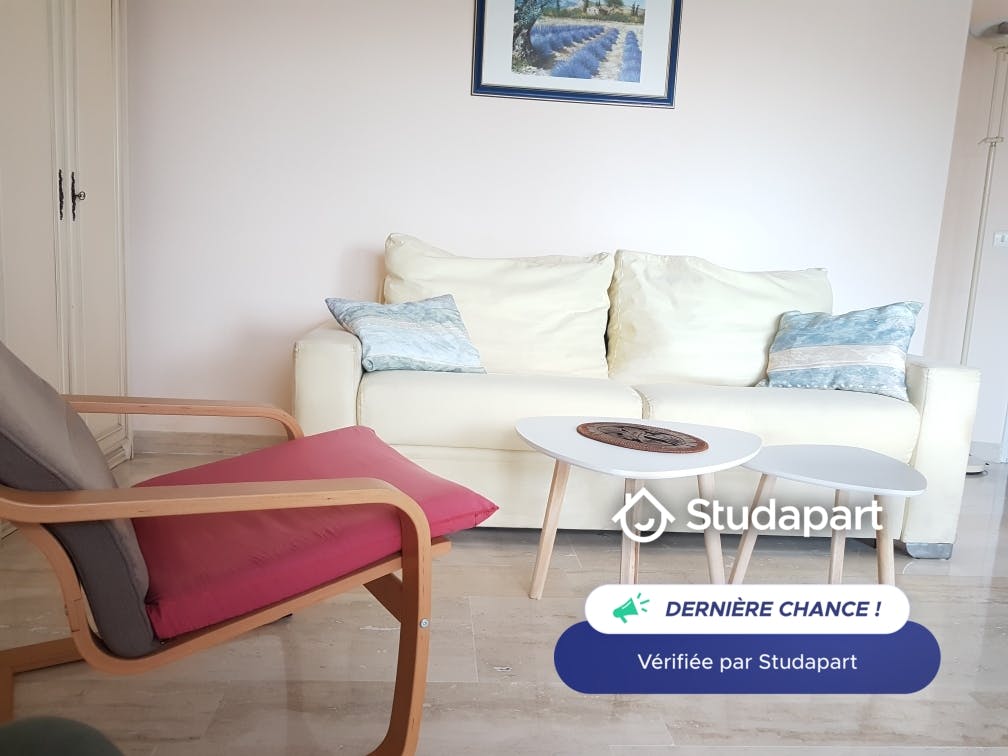 Apartment for rent for €680 per month in Mandelieu-la-Napoule, Avenue Janvier Passero