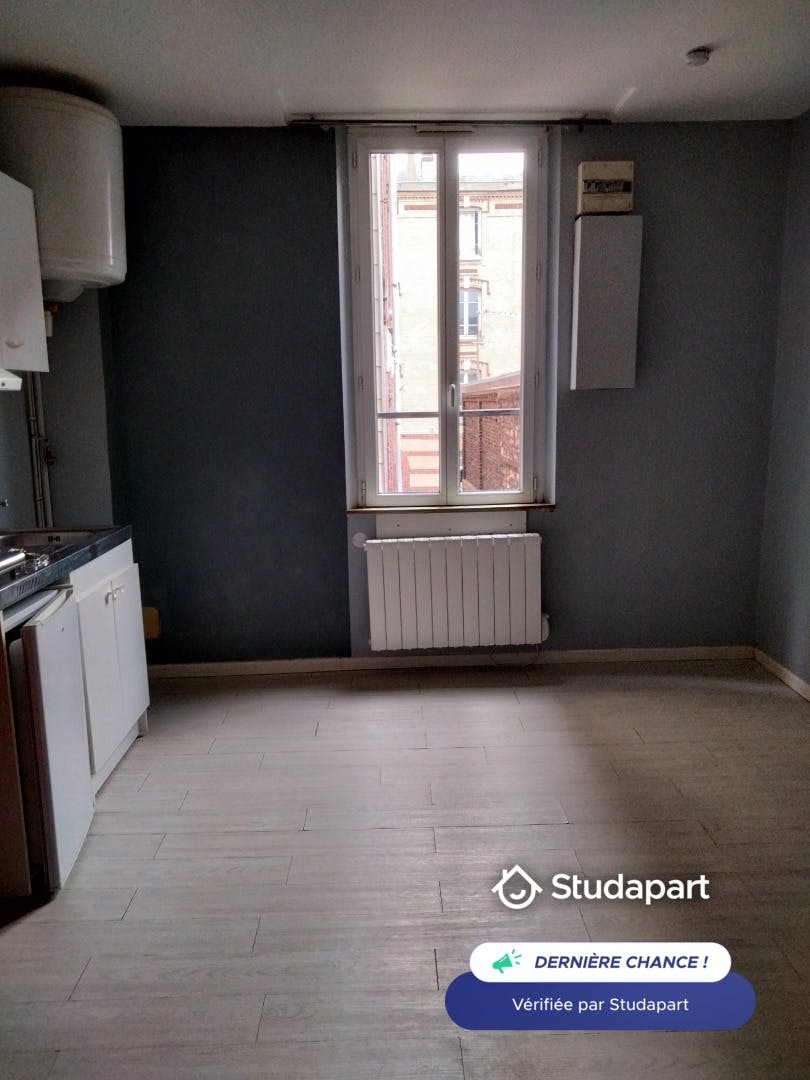 Apartment for rent for €450 per month in Rouen, Rue Duguay-Trouin
