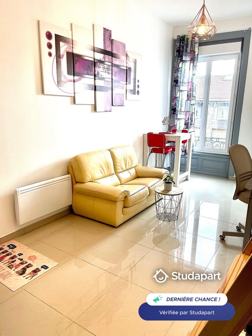 Квартира за оренду для 590 EUR на місяць у Saint-Étienne, Rue Balay