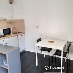 Apartament de închiriat pentru 450 EUR pe lună în Grenoble, Avenue de Vizille