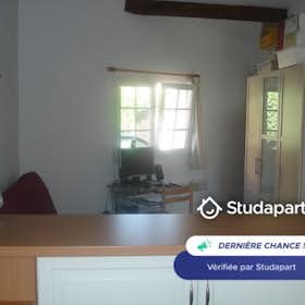Apartament de închiriat pentru 640 EUR pe lună în Aix-en-Provence, Résidence Val Saint-Donat II