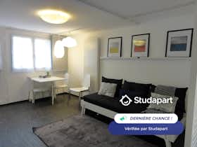 Apartment for rent for €998 per month in Antony, Rue Marcel Cerdan