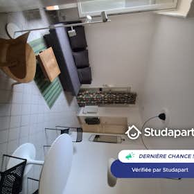 Apartment for rent for €620 per month in Dijon, Rue Vivant Carion
