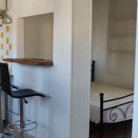 House for rent for €650 per month in Nice, Rue Bonaparte