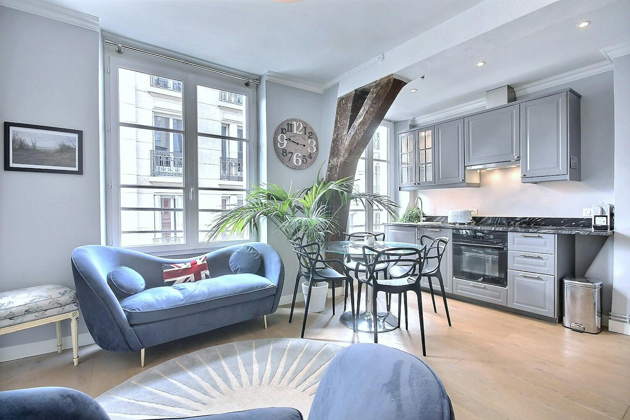 Rue des Tournelles, Paris preview