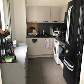 Private room for rent for €999 per month in Colombes, Rue Estelle Rouat