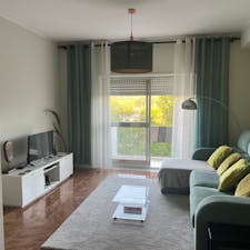 Wohnung for rent for 950 € per month in Porto, Rua do Alto da Bela