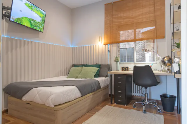 Private room in Calle de Cavanilles, Madrid (1394817) room image 1