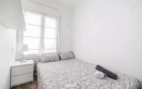 Private room for rent for €678 per month in Barcelona, Avinguda Diagonal
