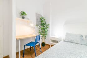 Private room for rent for €662 per month in Barcelona, Carrer del Rosselló