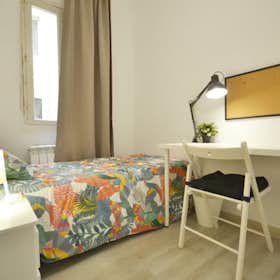 Private room for rent for €700 per month in Madrid, Calle Hilarión Eslava
