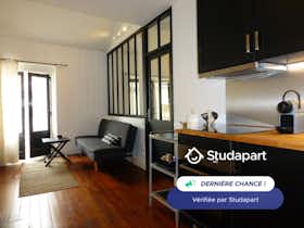 Apartament de închiriat pentru 1.090 EUR pe lună în Bordeaux, Rue Entre-Deux Murs
