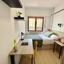 Private room for rent for €625 per month in Madrid, Calle del Petirrojo