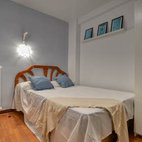 Private room for rent for €530 per month in Madrid, Calle de San Lamberto
