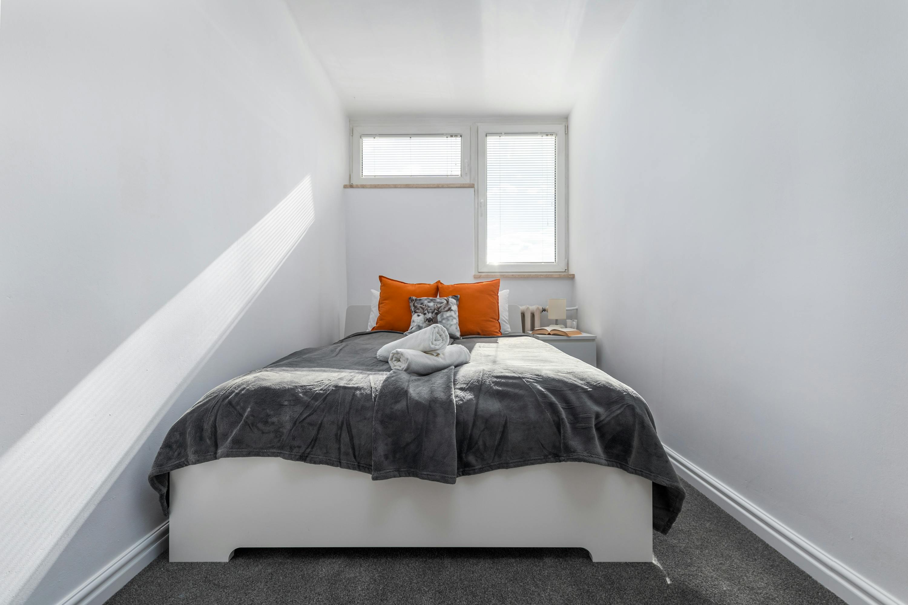 ulica Chłodna, Warsaw preview