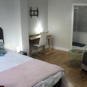 私人房间 正在以 £2,299 的月租出租，其位于 Croydon, Croydon Road