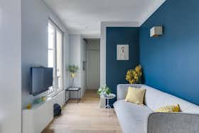 Apartment for rent for €1,800 per month in Paris, Rue du Grand-Prieuré