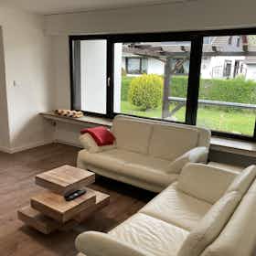 Wohnung zu mieten für 2.590 € pro Monat in Köln, Dohlenweg
