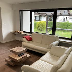 Apartamento para alugar por € 2.590 por mês em Köln, Dohlenweg
