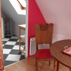 Wohnung zu mieten für 800 € pro Monat in Strasbourg, Rue de Fegersheim